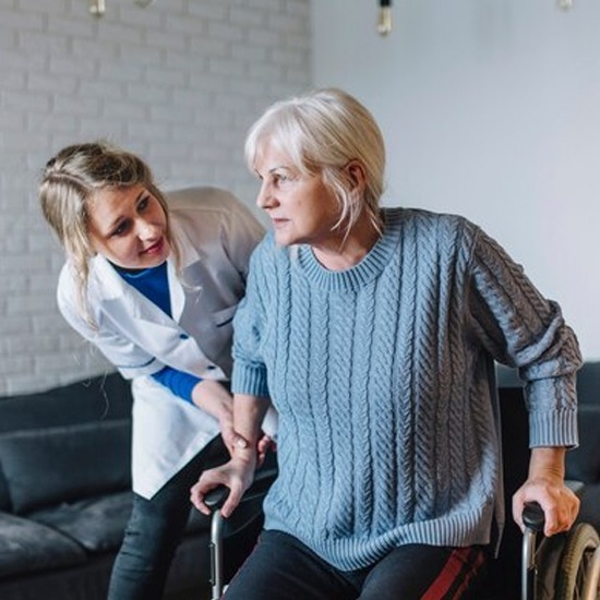 หาคนดูแลผู้สูงอายุที่บ้าน ราคาพิเศษ บริการหาคนดูแลผู้สูงอายุและคนชรา  ศูนย์รับคนดูแลผู้สูงอายุตามบ้าน  ศูนย์ดูแลผู้สูงอายุ คนแก่ ผู้ป่วย ตามบ้าน  คนดูแลผู้สูงอายุ รายเดือน  หาคนดูแลผู้ป่วยที่บ้าน 