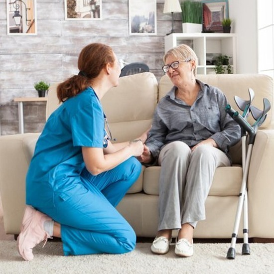 บริษัทจัดส่งพนักงานดูแลผู้สูงอายุ สายไหม-รามอินทรา - บริการจัดส่งคนดูแลผู้-สูงอายุ-แบบไป-กลับ